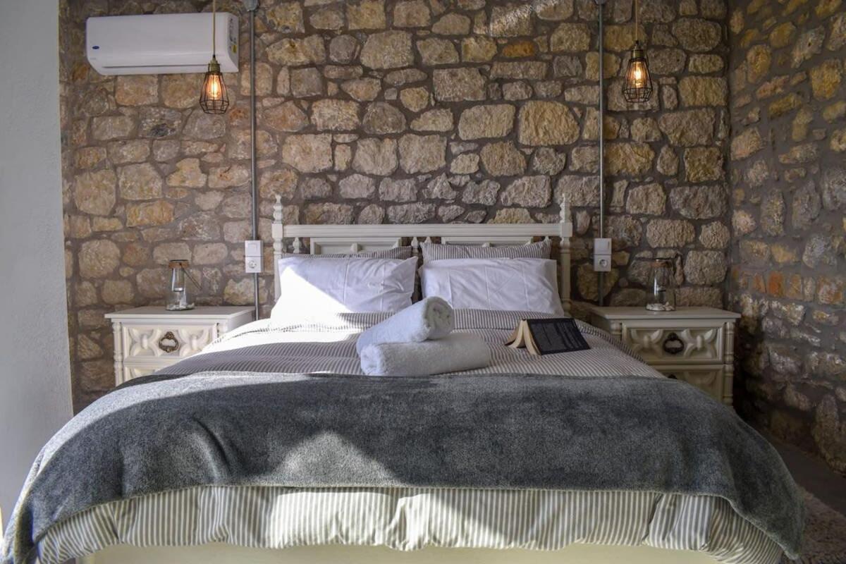 Villa Coastal Stone Hideaway With Stunning Scenery Kitriaí Exterior foto