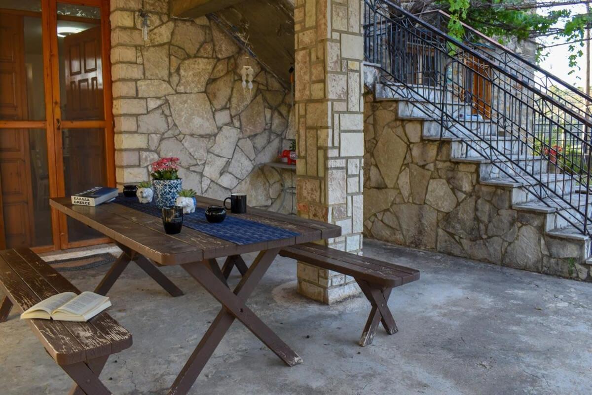 Villa Coastal Stone Hideaway With Stunning Scenery Kitriaí Exterior foto